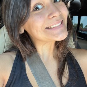 Meet your Posher, Athina